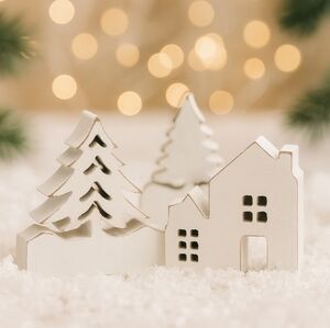 White Wooden Holiday Decor Set